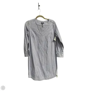 Dress Casual Short By Izod In Striped Pattern. Size: S