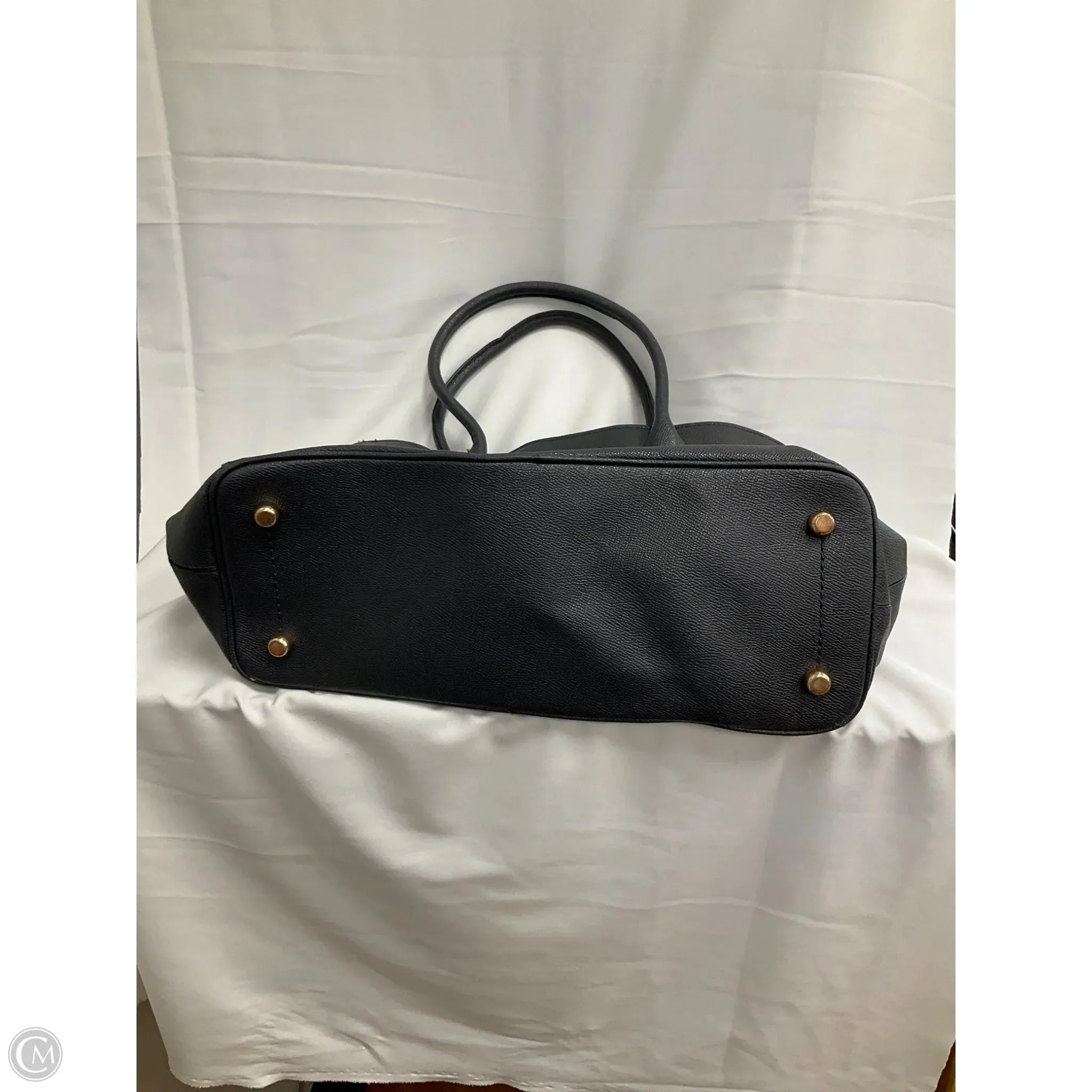 Handbag Designer By Coach. Size: Medium