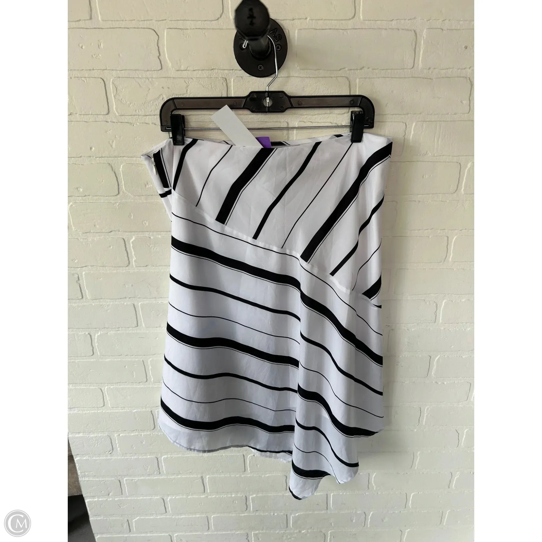 Skirt Mini & Short By Banana Republic In Black & White. Size: 12